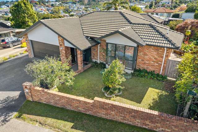 Single Level and Spacious Family Living