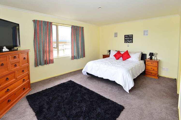 37 Spencer Road Oteha_7