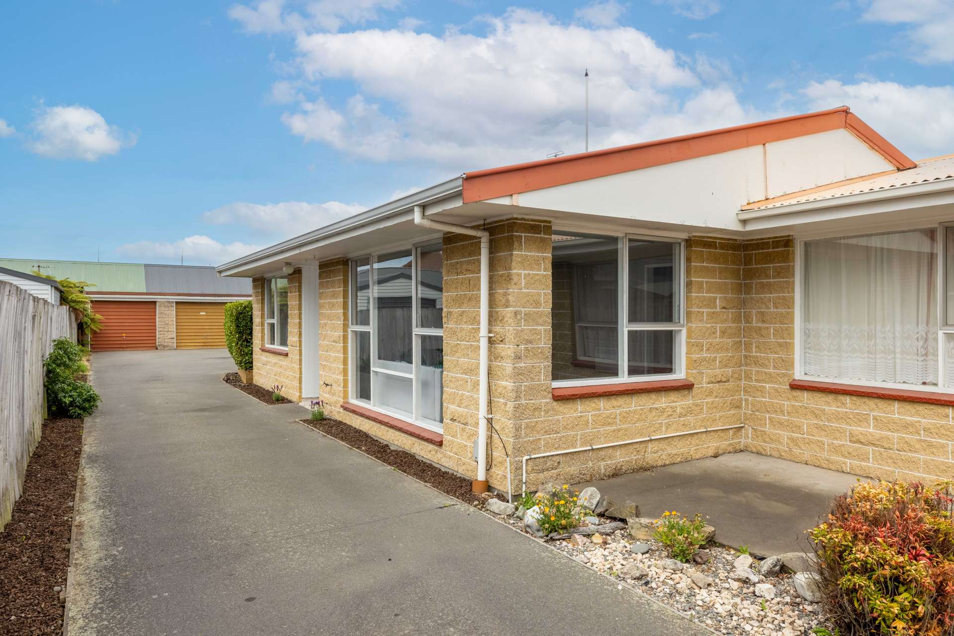 2/24 Longfellow Street Sydenham_0