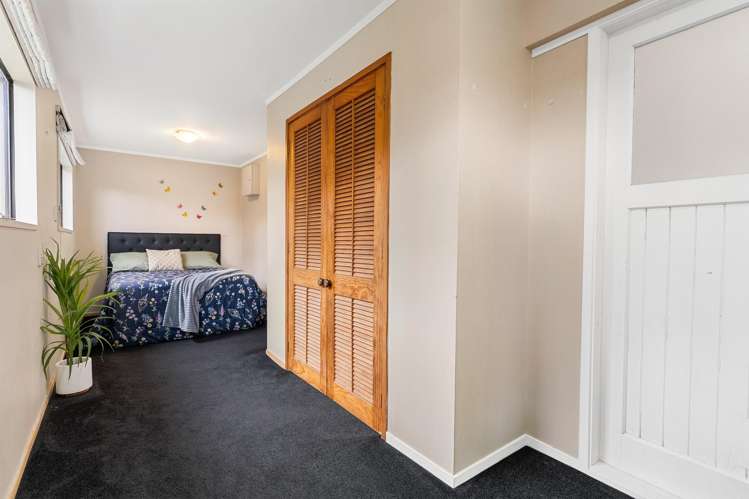 2/3 Lynngate Place Hillcrest_13