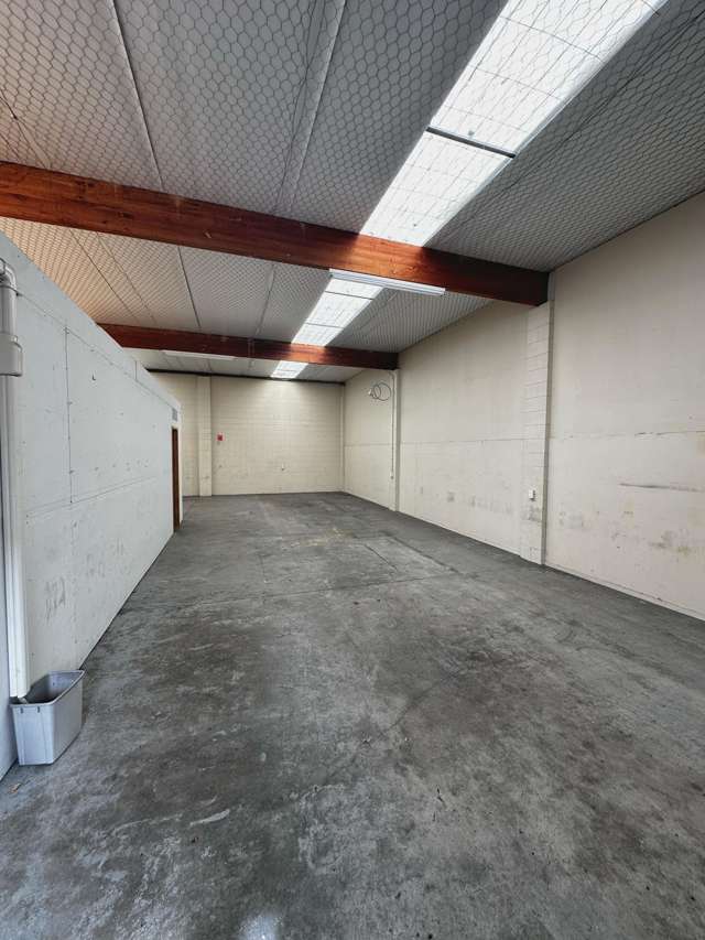 3A/58-62 Henderson Valley Road Henderson_2