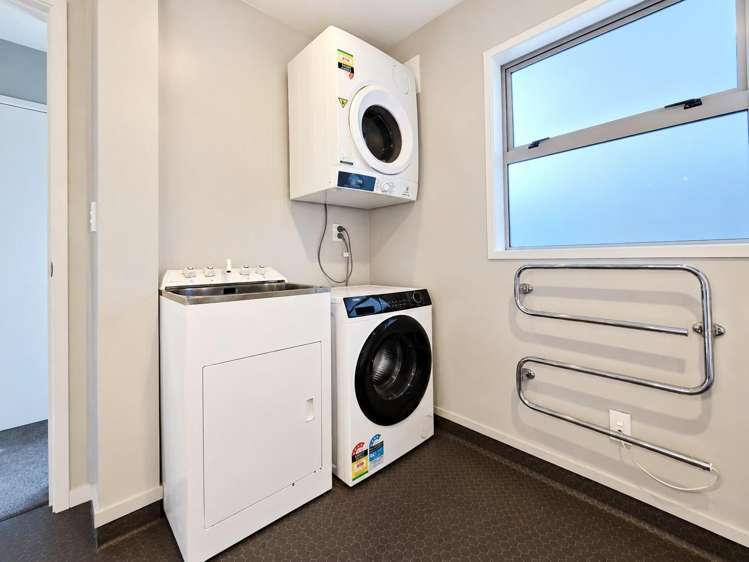  A/5 Adelaide Street Petone_24