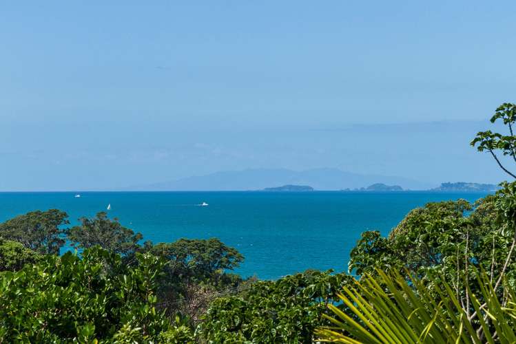 7 Rahopara Street Castor Bay_14