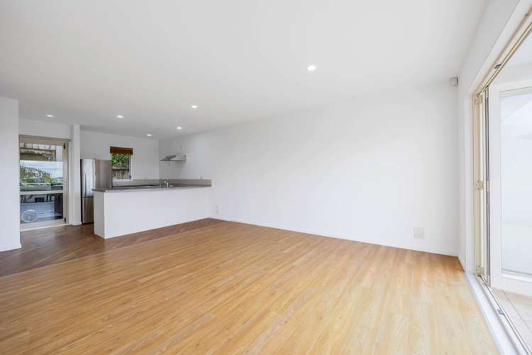 2/48a Exmouth Road Northcote_6