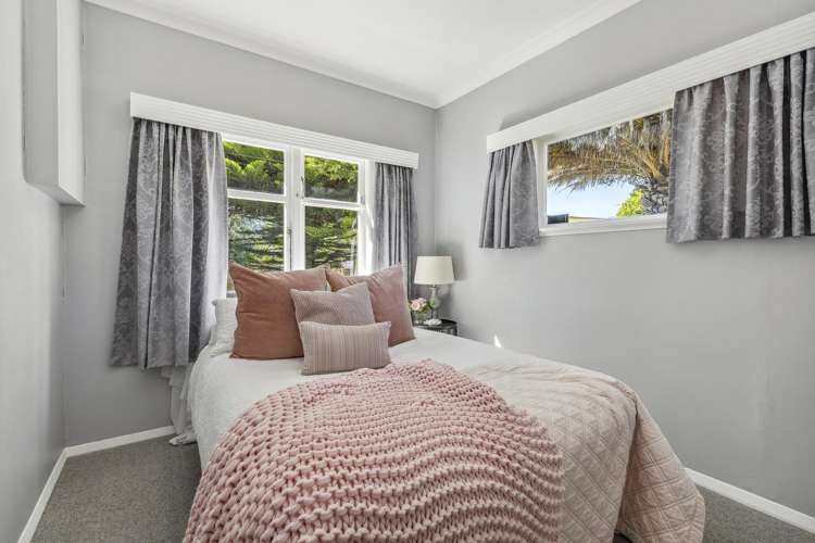 5 Champion Street Porirua East_13