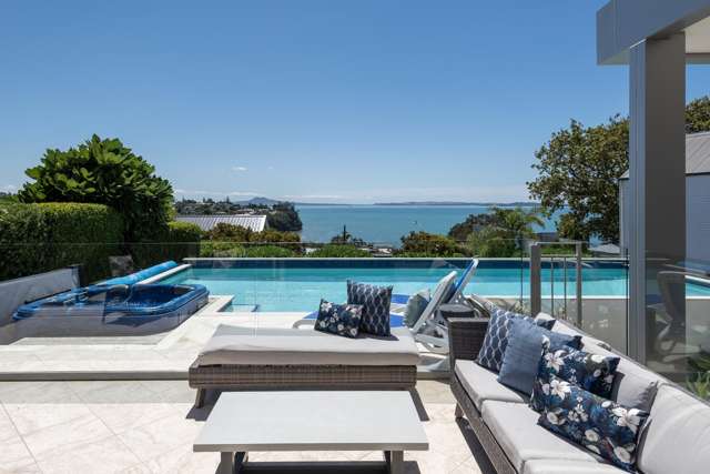 Architectural Coastal Sanctuary