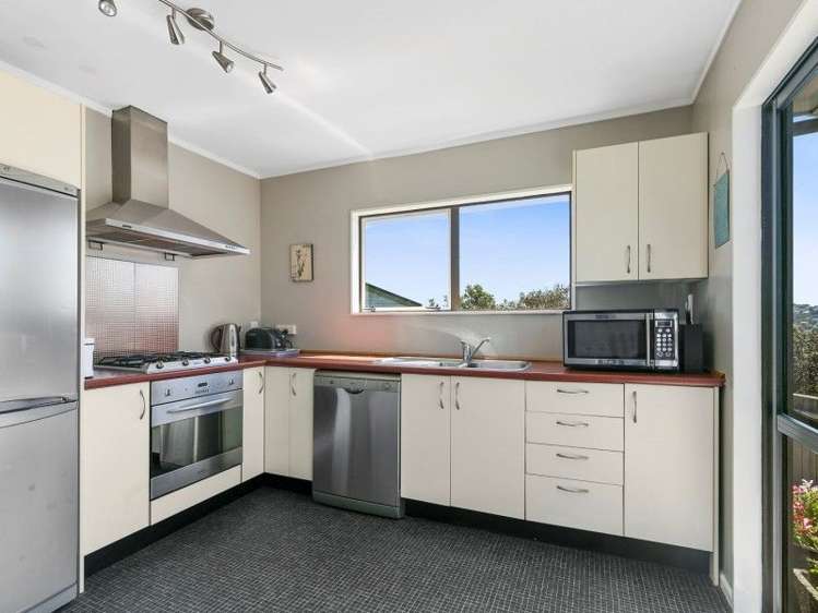 12 Tukanae Street Strathmore Park_10