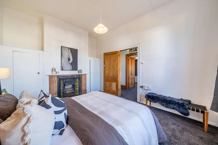 35 Riddlers Crescent Petone_5