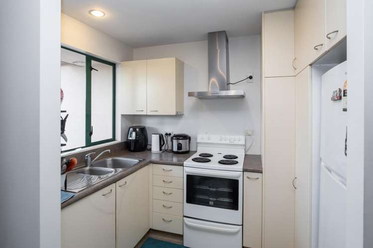 68 Thackeray Place Waltham_23