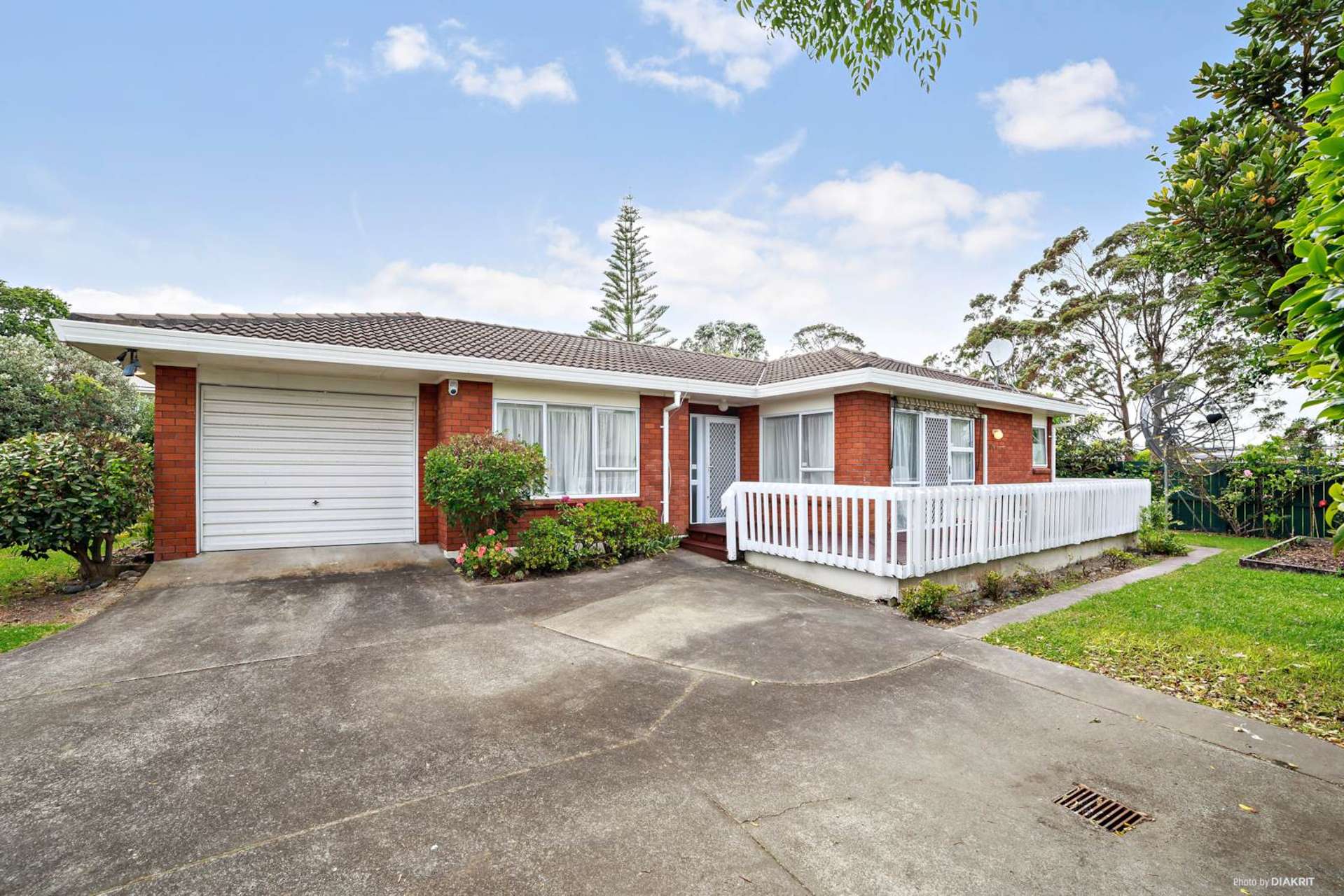 2/239 Edmonton Road Te Atatu South_0