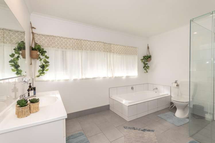 29 Johnstone Drive Fitzherbert_25