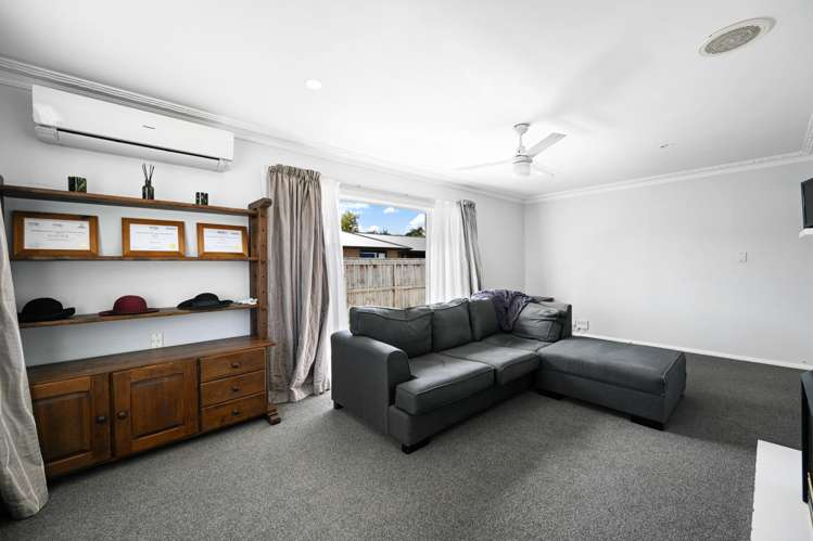 87 Montgomery Crescent Bader_3