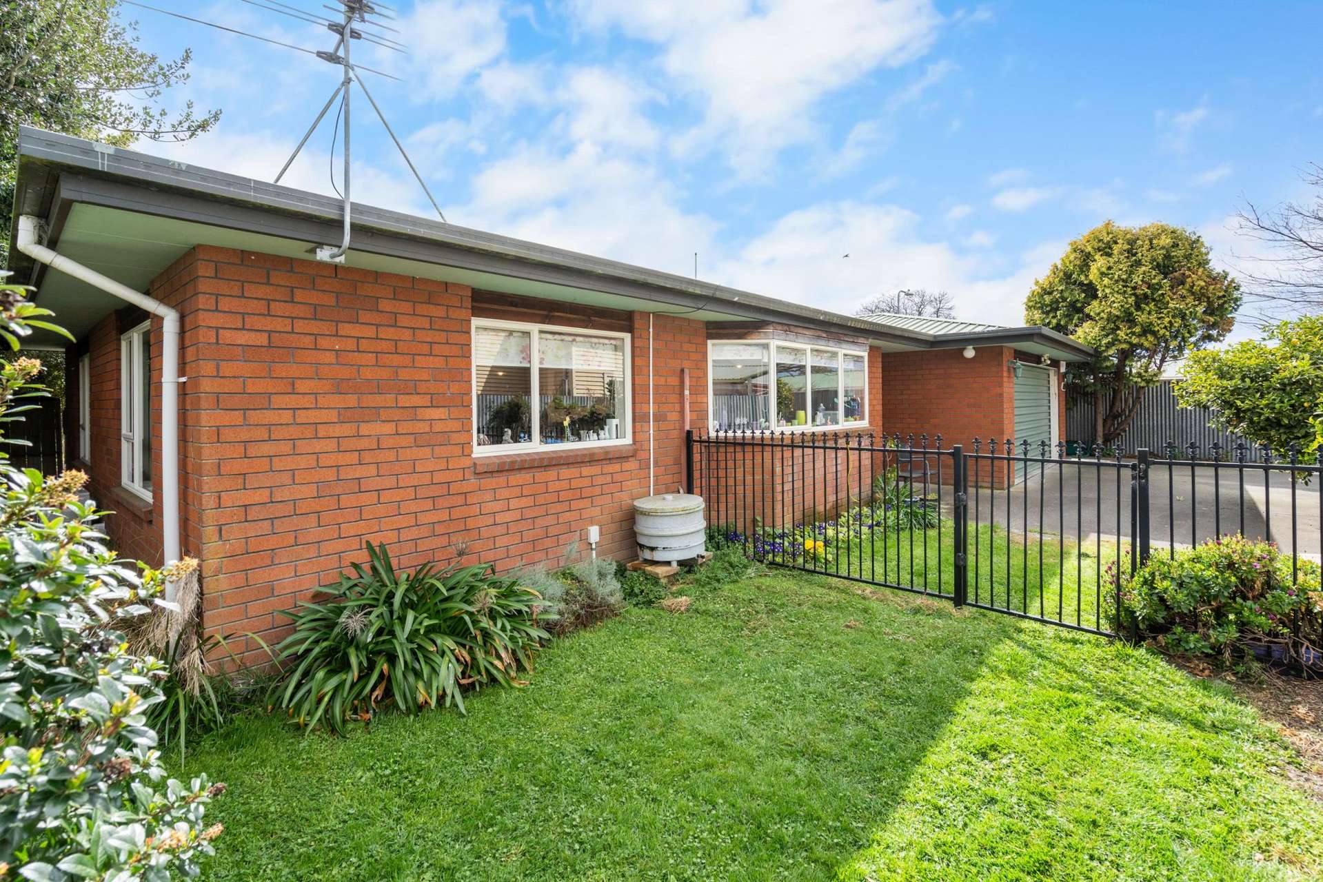 481 Worcester Street Linwood_0