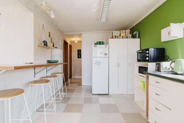 1372 Coast Road Karitane_5