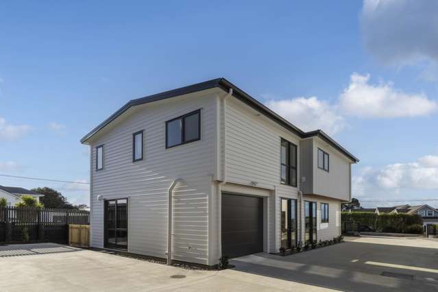Coastal Living! Standalone! Freehold!