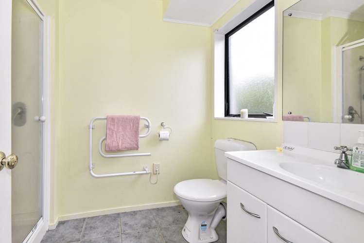 10 Kylie Court Clover Park_13