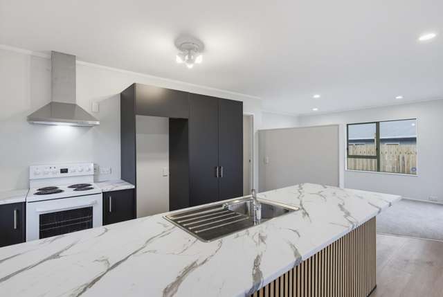 27 Rutherford Drive Waikanae Beach_3