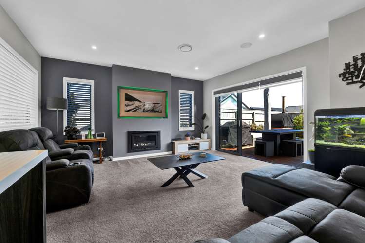 17 Honeyfield Drive Whalers Gate_8