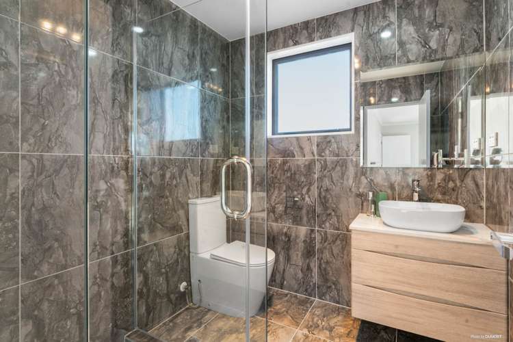 32 Cooladawson Drive Flat Bush_16