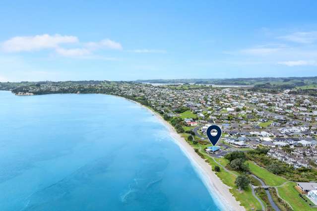 A rare find - commercial on the waterfront