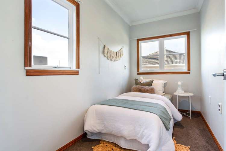 21 Reid Road New Lynn_16