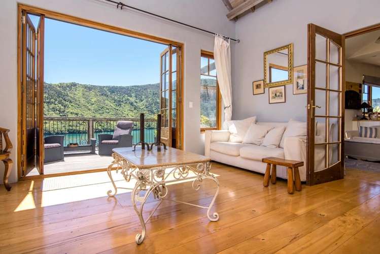 444 Port Underwood Road Whatamango Bay_3