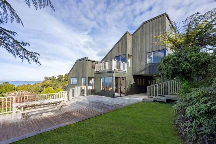 213 Scenic Drive Titirangi_10