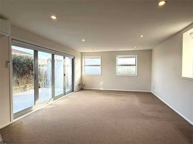 806A East Coast Road Oteha_2