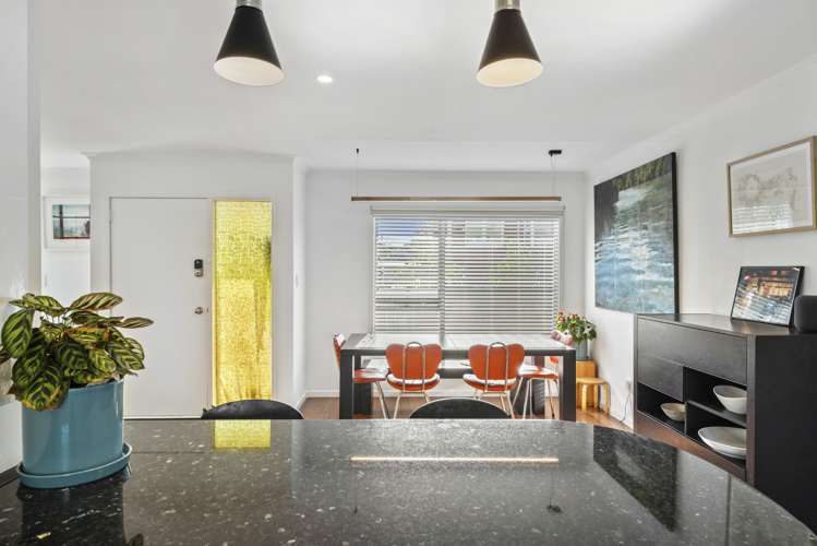 2/193 Lake Road Belmont_14