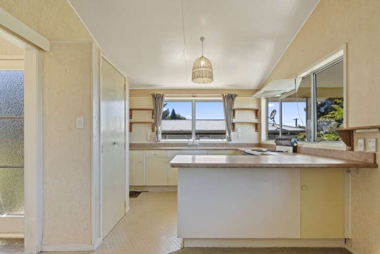 3 Paterson Grove Pukehangi_5