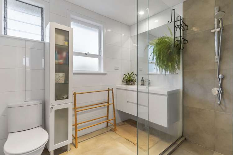 20 Royal View Road Te Atatu South_6