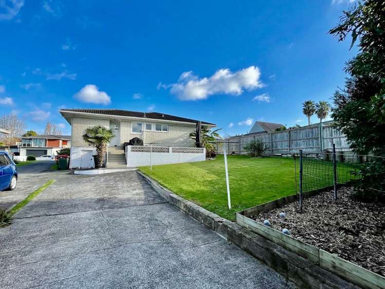 22 Fratley Avenue Farm Cove_5