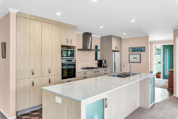 82 Waipunahau Road Waikanae_3