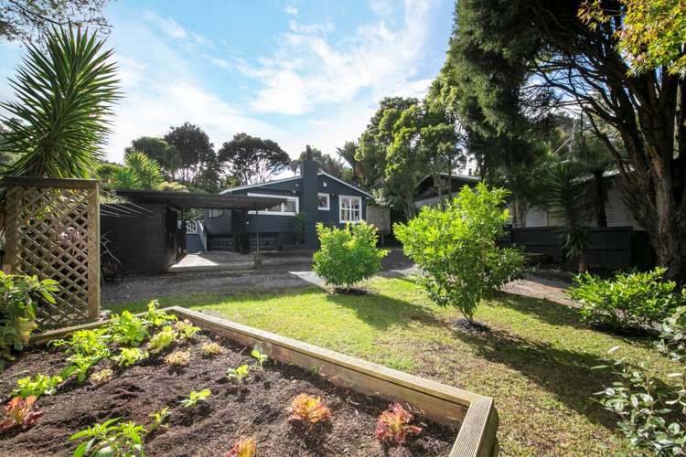 141 Woodlands Park Road Titirangi_0