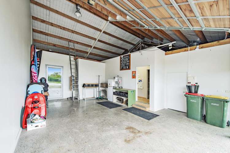 5695 West Coast Road Springfield_24