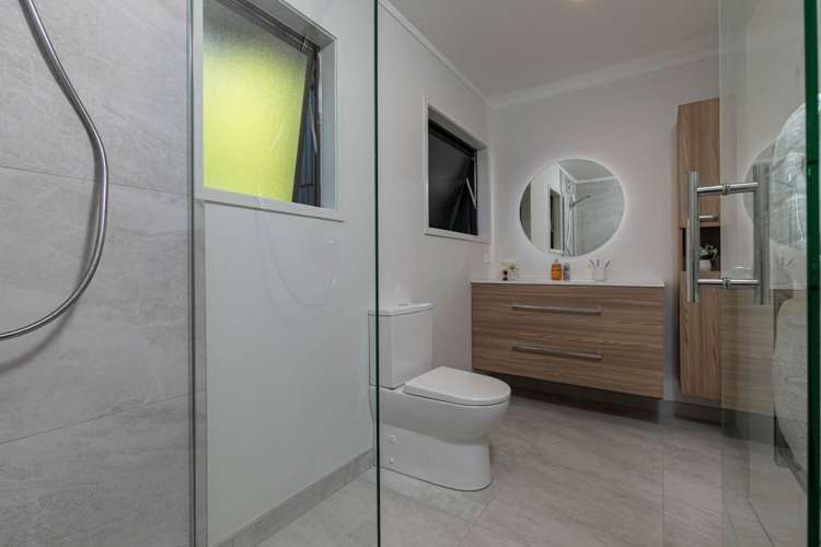 1/24 Wisteria Way Mairangi Bay_12