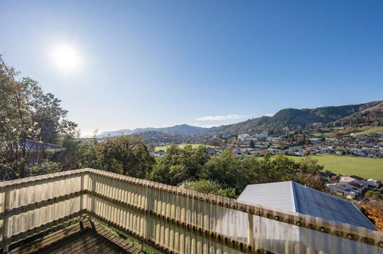 25 Jenner Road Toi Toi_17