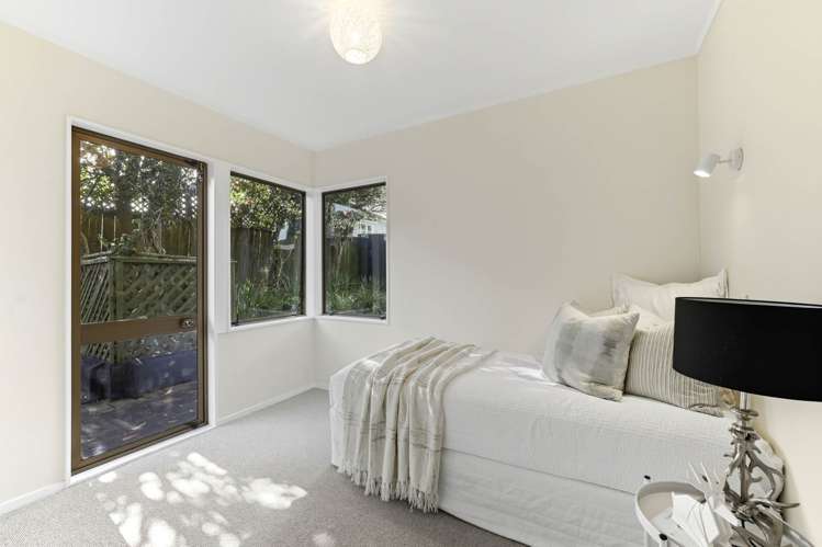 2/1 Aramoana Avenue Devonport_15