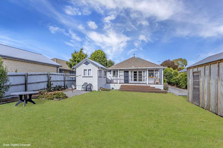 215 Breezes Road Aranui_11