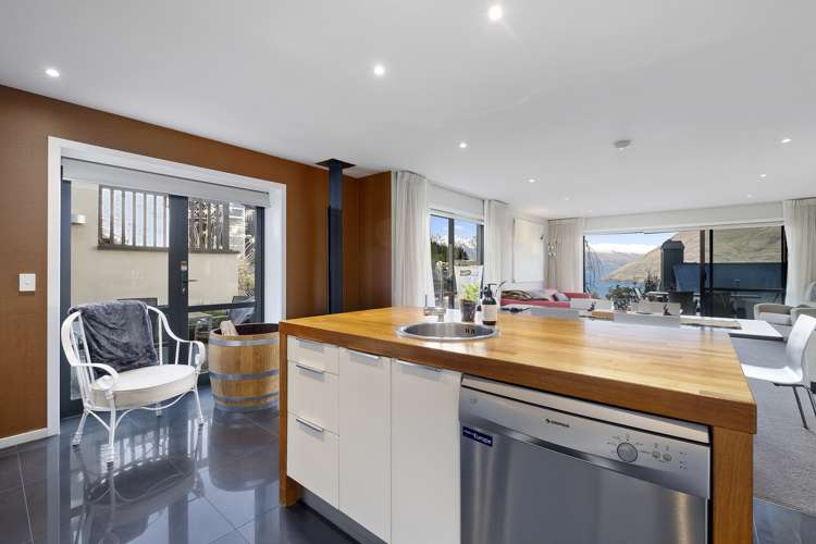 49b Dart Place Fernhill/Sunshine Bay_5