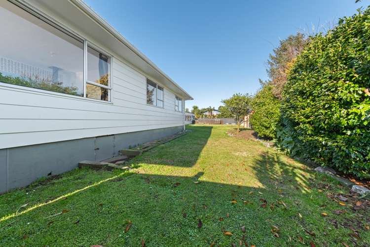 3 Airedale Place Waitara_16