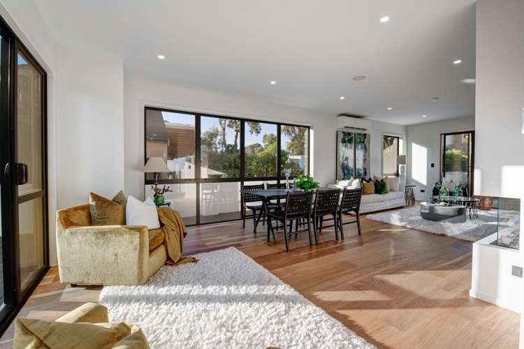 18b The Esplanade Eastern Beach_12