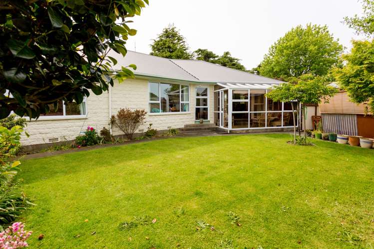 32 Kathleen Crescent Hornby_16