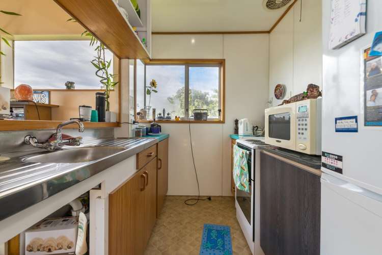 67 Easther Crescent Kew_25