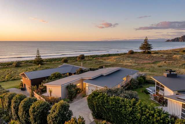 Modern, Spacious, Phenomenal Sea Views