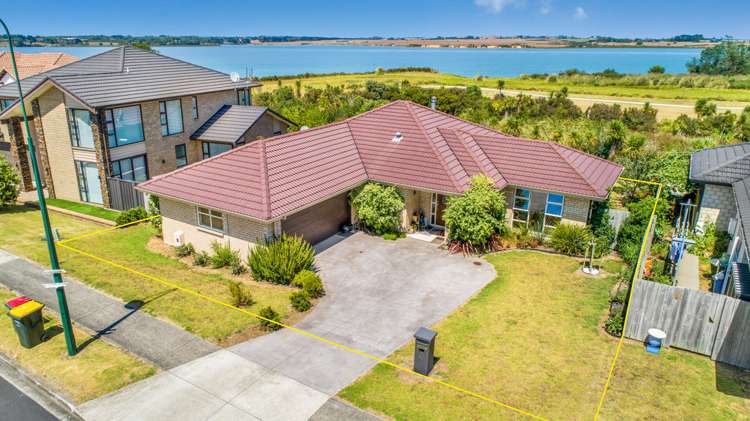 60 Sunningdale Street Wattle Downs_14