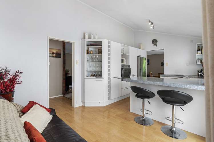 66 Gledstane Road Stanmore Bay_7