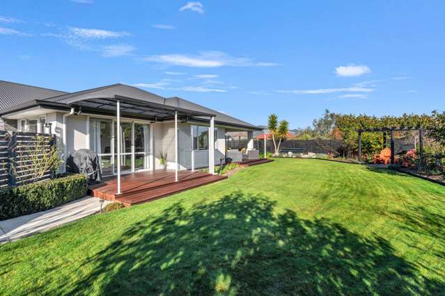 Immaculate Family Home with Triple Garaging!