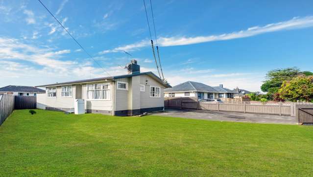 79 Tidal Road Mangere_1