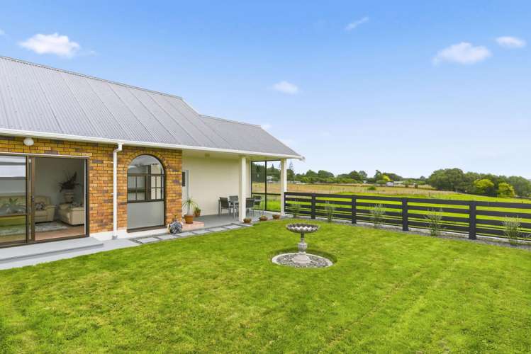 15 Koputaroa Road Levin_17